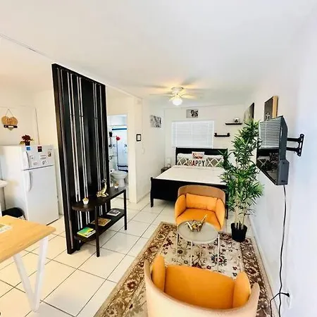 Cozy Apartment Near Seminole Hard Rock Cafe Hollywood Exterior photo