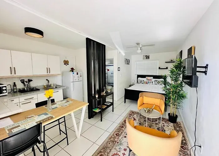 Cozy Apartment Near Seminole Hard Rock Cafe
