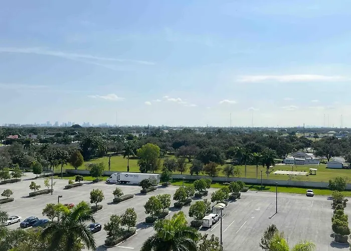 Cozy Apartment Near Seminole Hard Rock Cafe