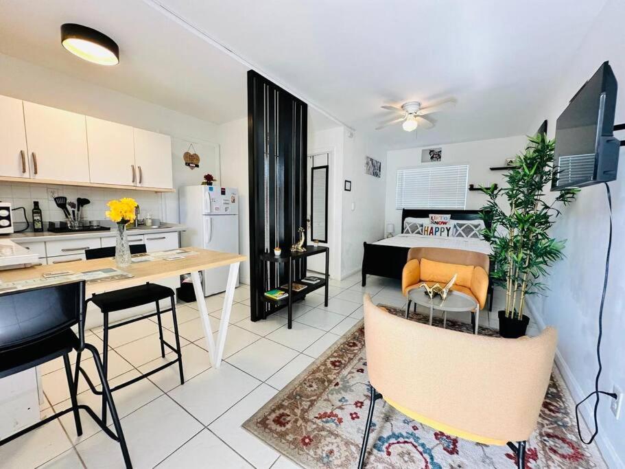 Cozy Near Seminole Hard Rock Cafe * Hollywood